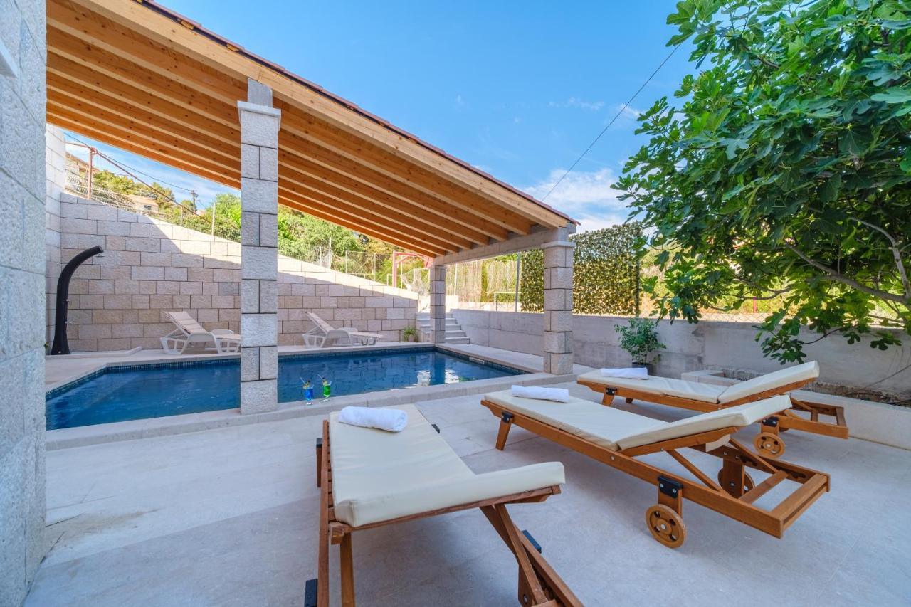 Luxury Stone Villa Nevija 2022 Private Villa Milna  Extérieur photo